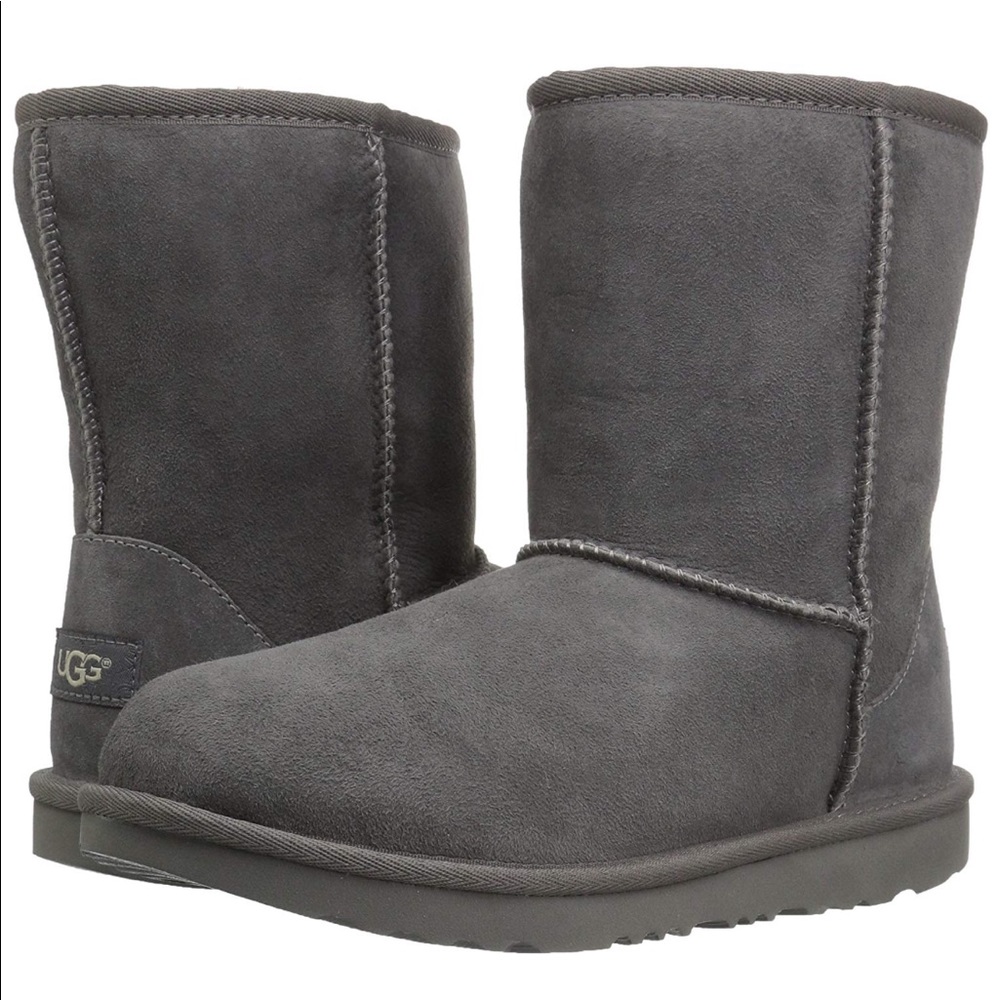 Classic Short II Grey UGGs Boot